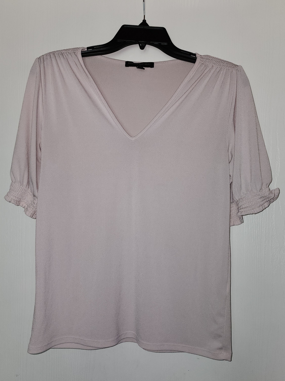 Banana Republic Light Pink V-Neck Smocked Sleeve Office Blouse Size XS